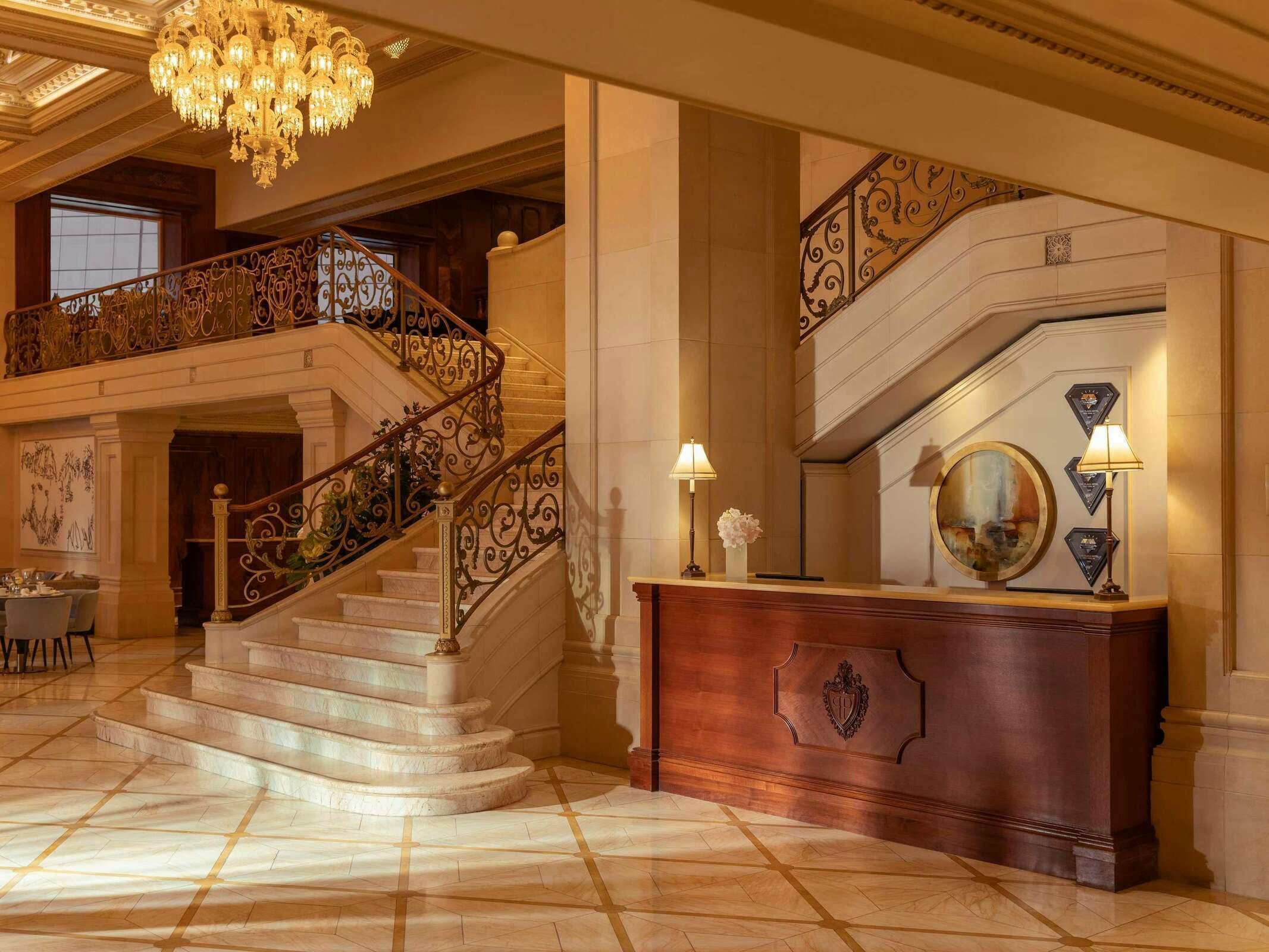 Hotel The Plaza A Fairmont Managed Hotel photo 2