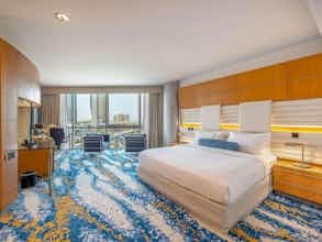 Hotel Mövenpick Dubai Creek photo 3