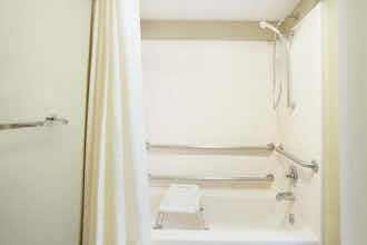 Hotel Super 8 Normal IL photo 4