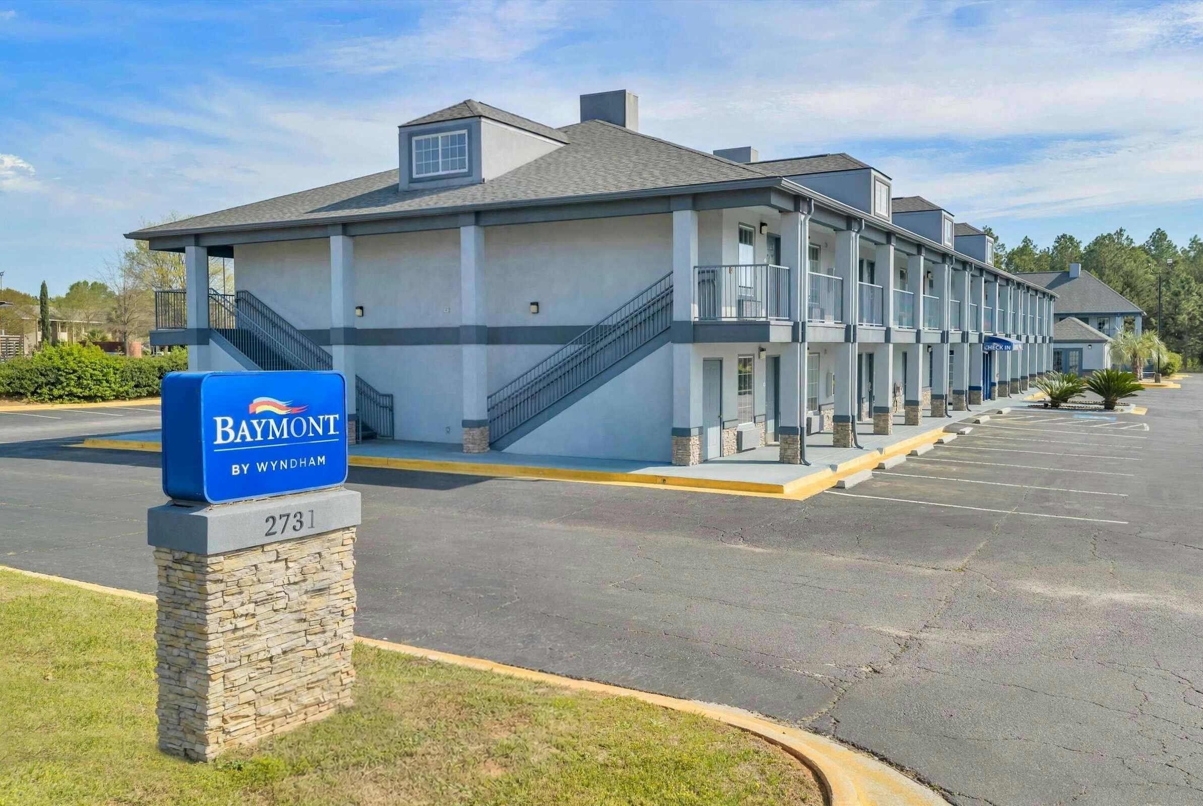 Hotel Baymont Warner Robins photo 1