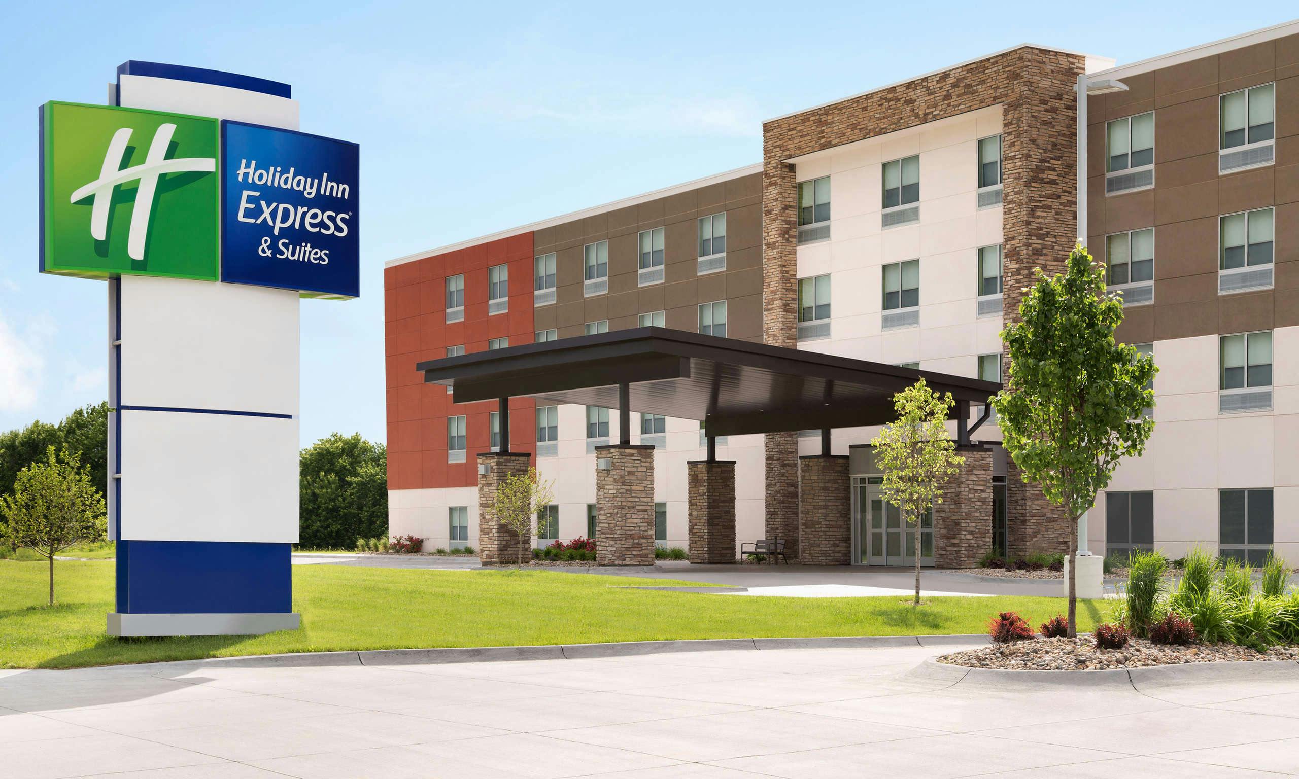 Holiday Inn Express & Suites Farmville