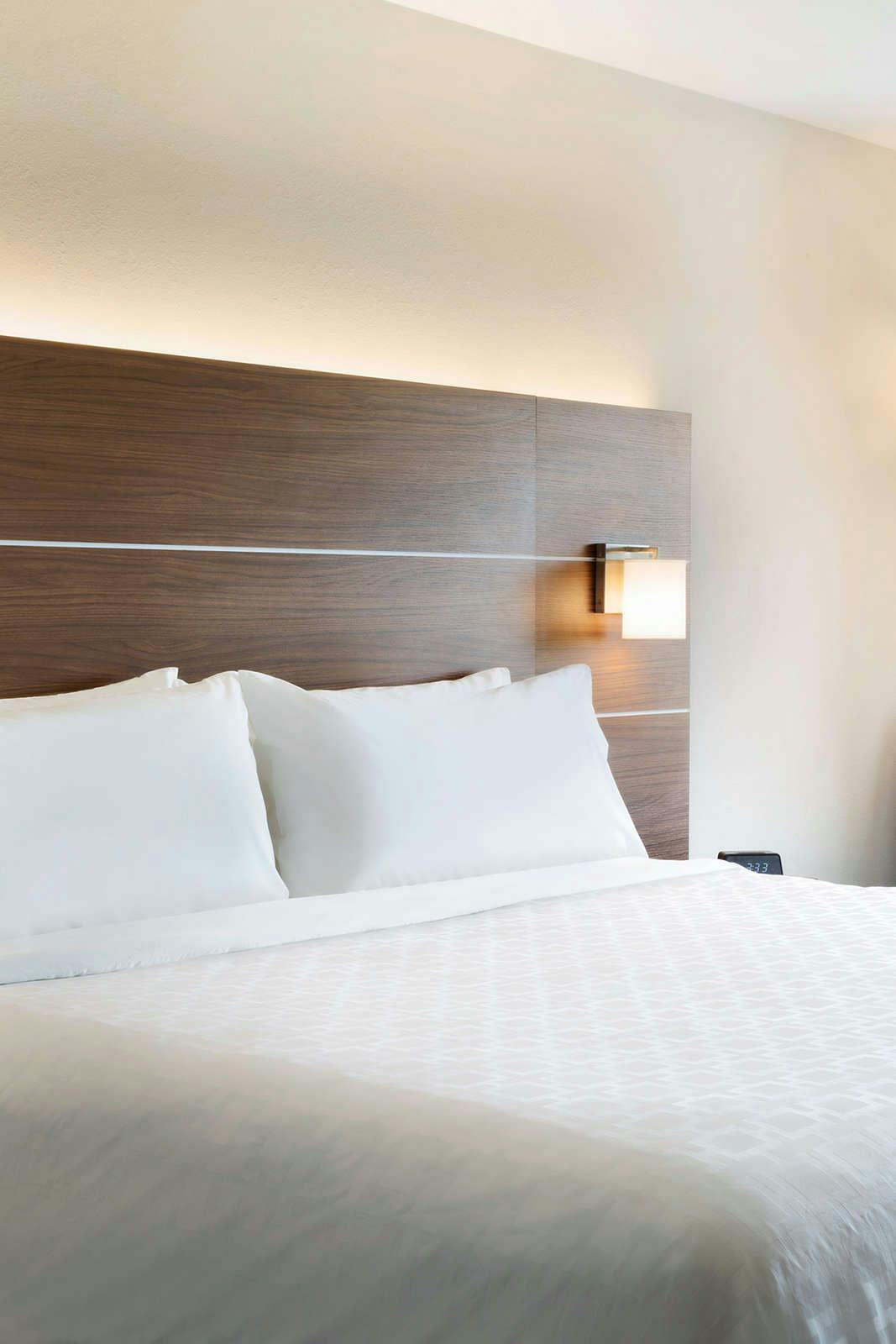 Hotel Holiday Inn Express & Suites Farmville photo 5