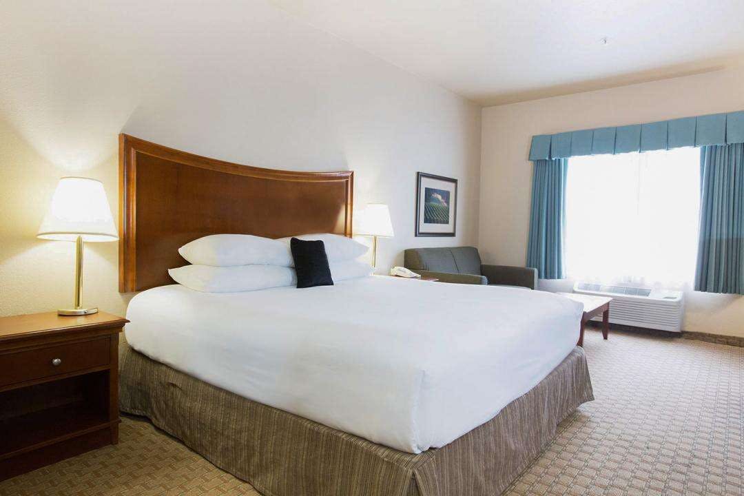Hotel Red Lion Inn & Suites McMinnville photo 3