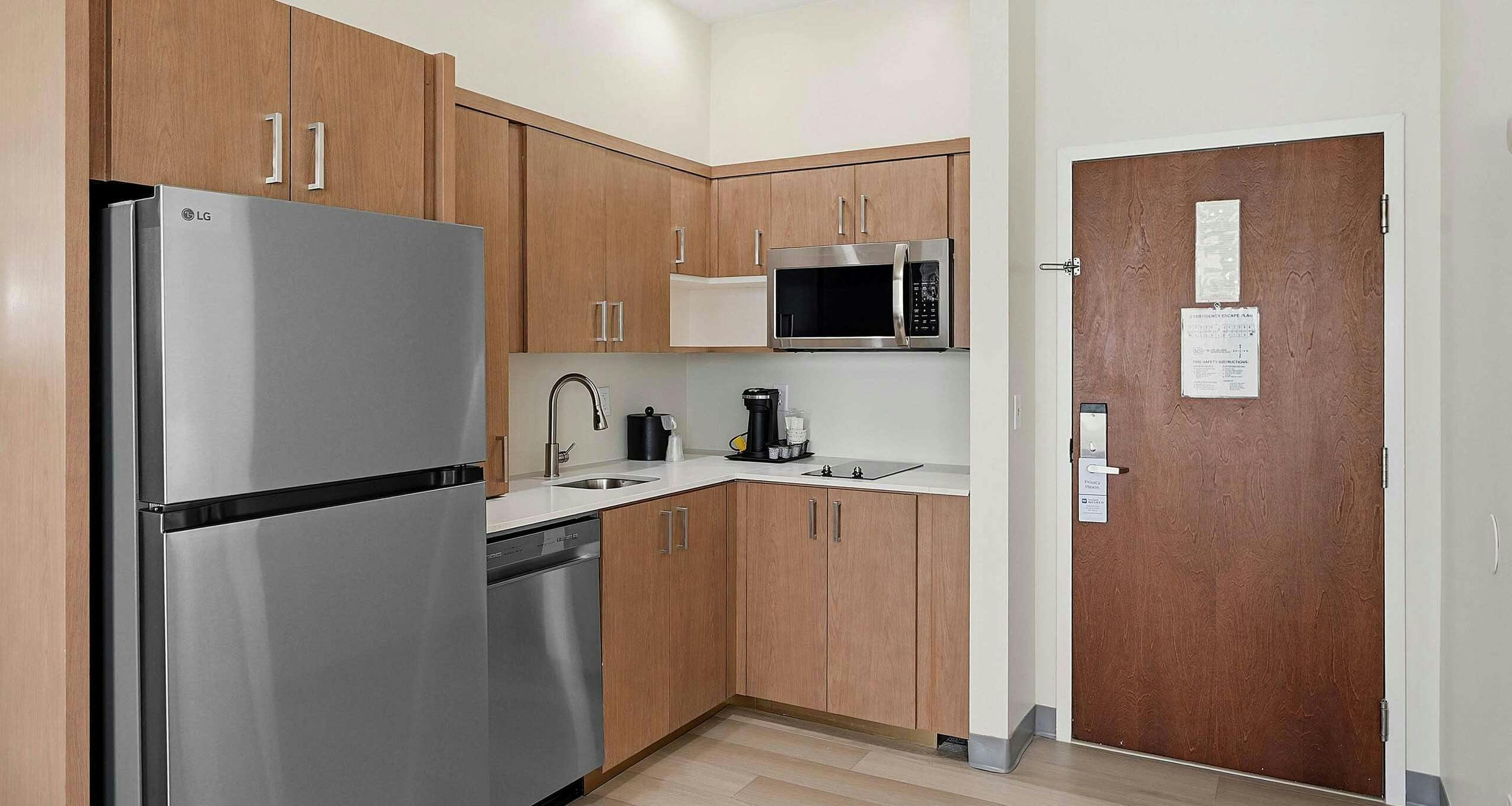 Hotel Best Western Plus Hannaford Inn & Suites photo 1