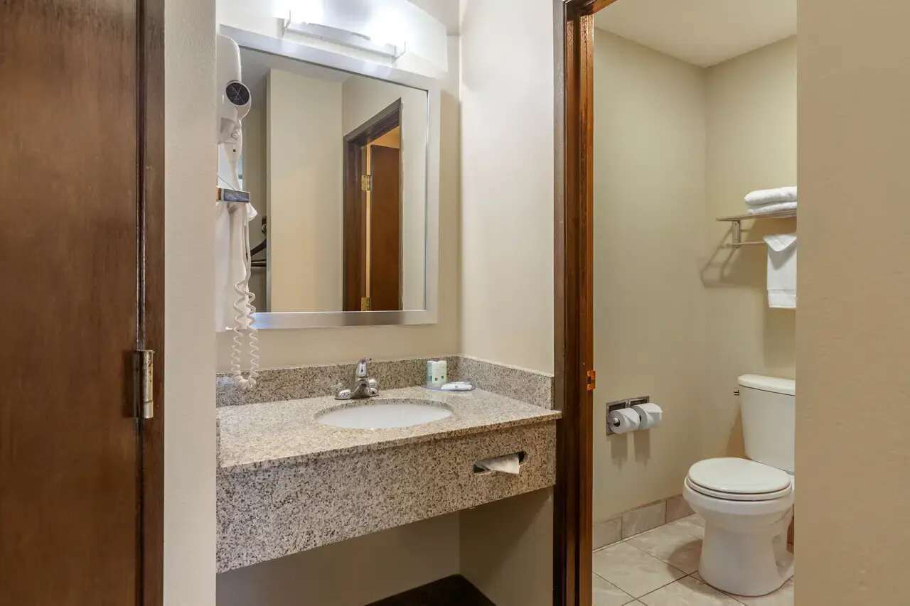 Hotel Quality Inn Ontario photo 2