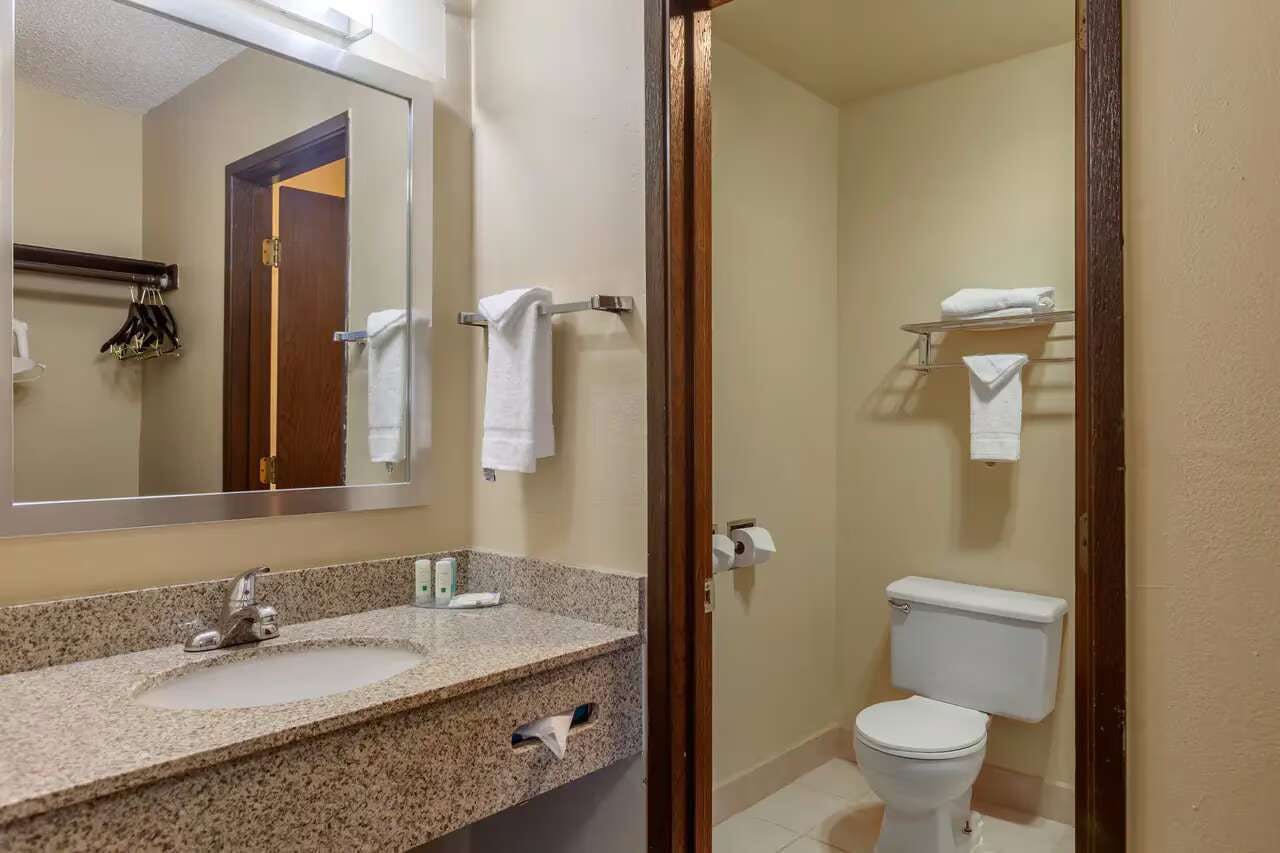 Hotel Quality Inn Ontario photo 5