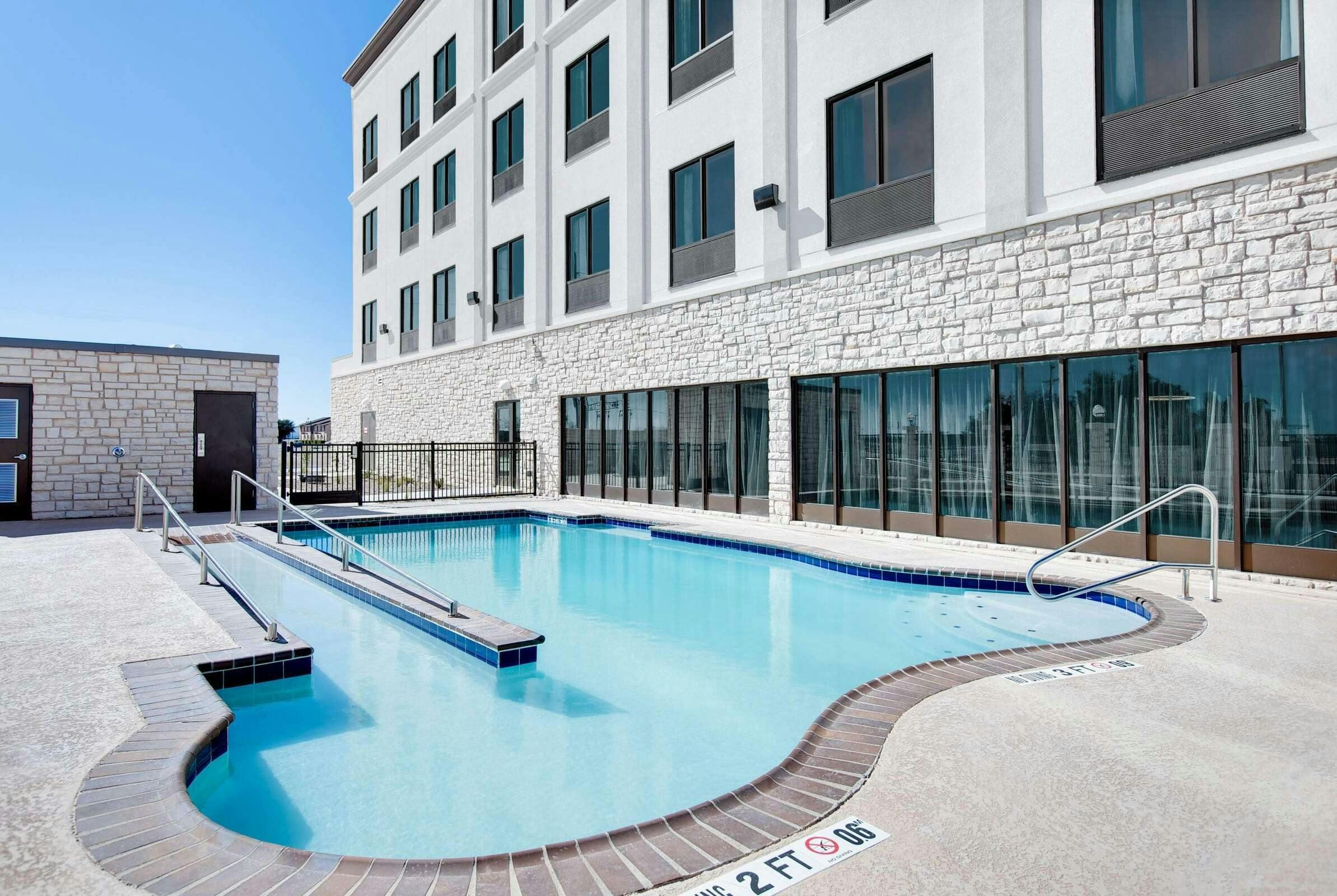 Hotel Wingate by Wyndham San Angelo photo 3