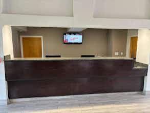 Hotel HomeTowne Studios by Red Roof Birmingham - Highway 280 photo 5