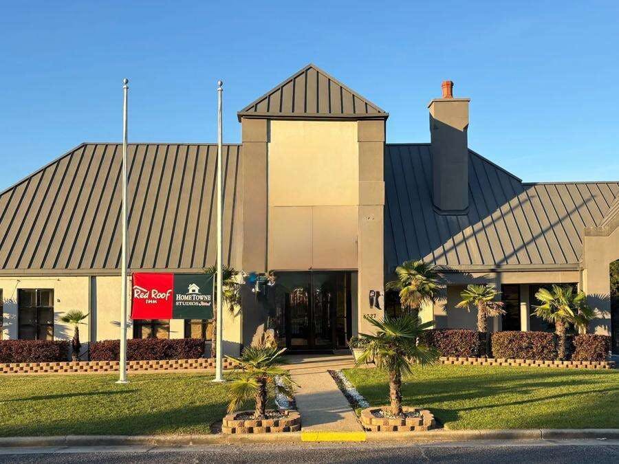 HomeTowne Studios by Red Roof Birmingham - Highway 280