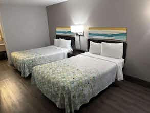 Hotel HomeTowne Studios by Red Roof Birmingham - Highway 280 photo 1