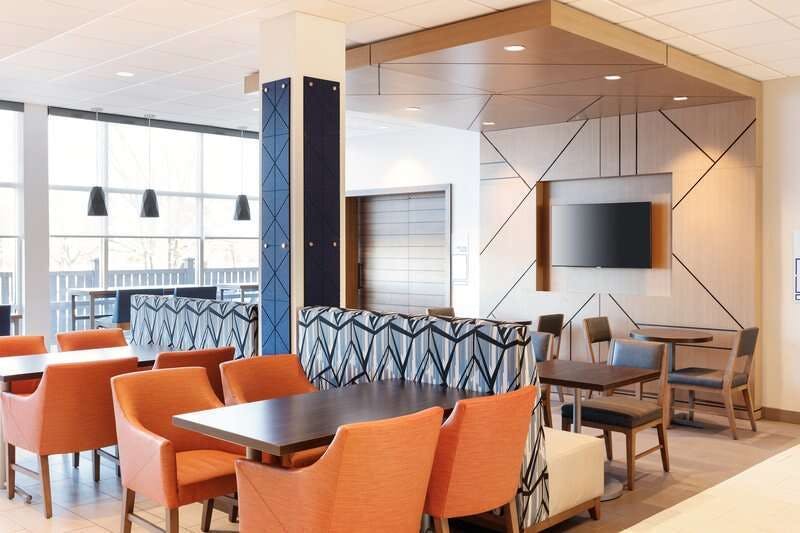Hotel Holiday Inn Express & Suites Lexington South By Ihg photo 4