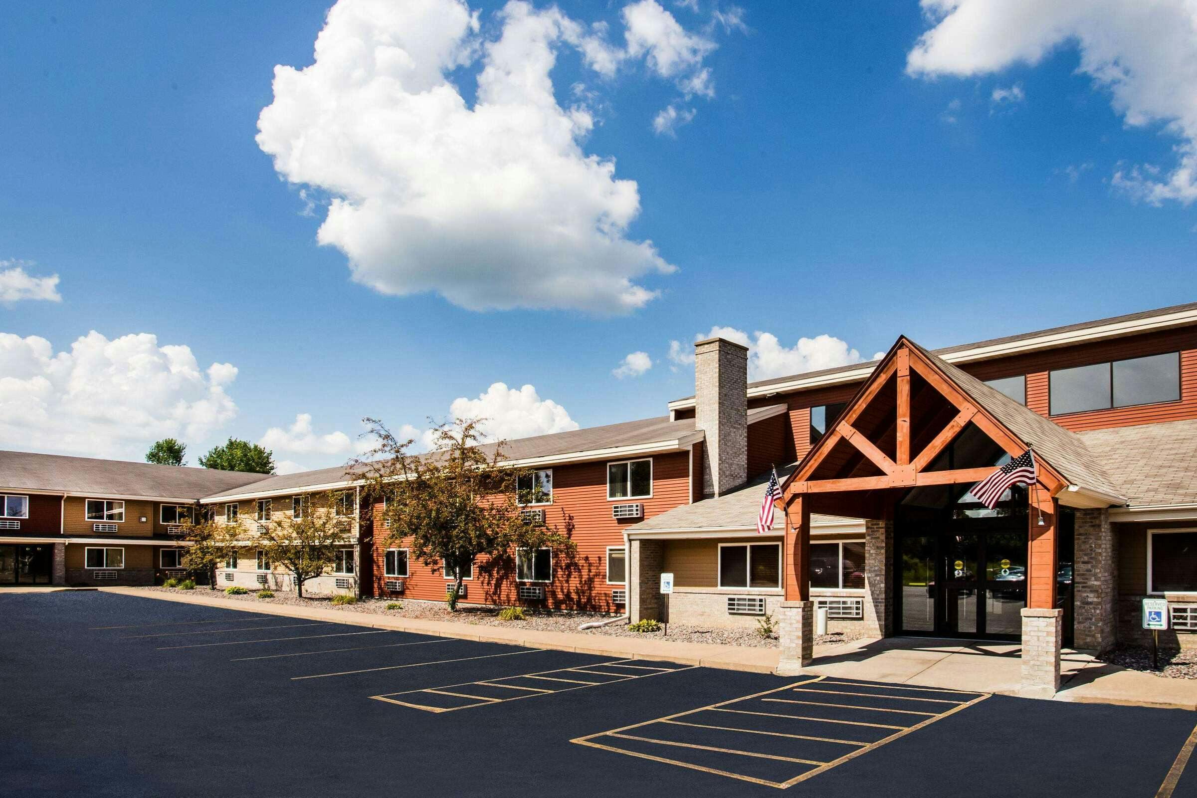 AmericInn Menomonie