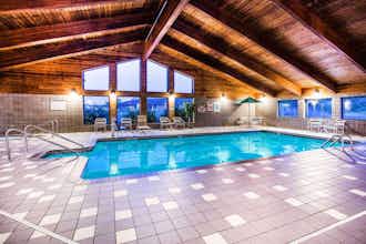 Hotel AmericInn Menomonie photo 4