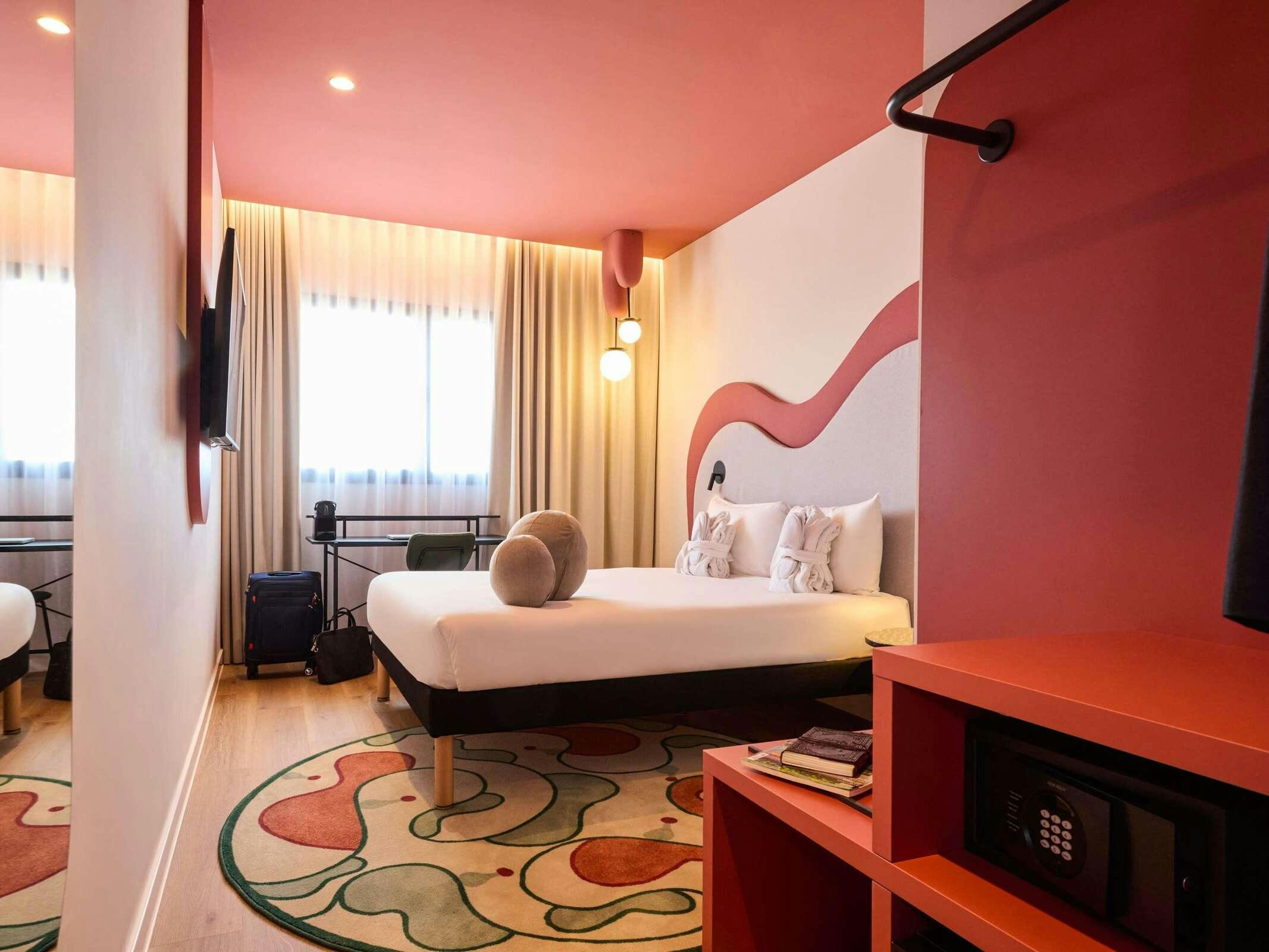 Hotel Ibis Styles Madrid Airport Valdebebas photo 5