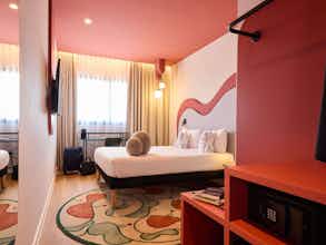 Hotel Ibis Styles Madrid Airport Valdebebas photo 5