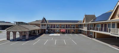 Ramada Bayside Inn and Suites