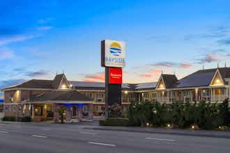 Hotel Ramada Bayside Inn and Suites photo 2