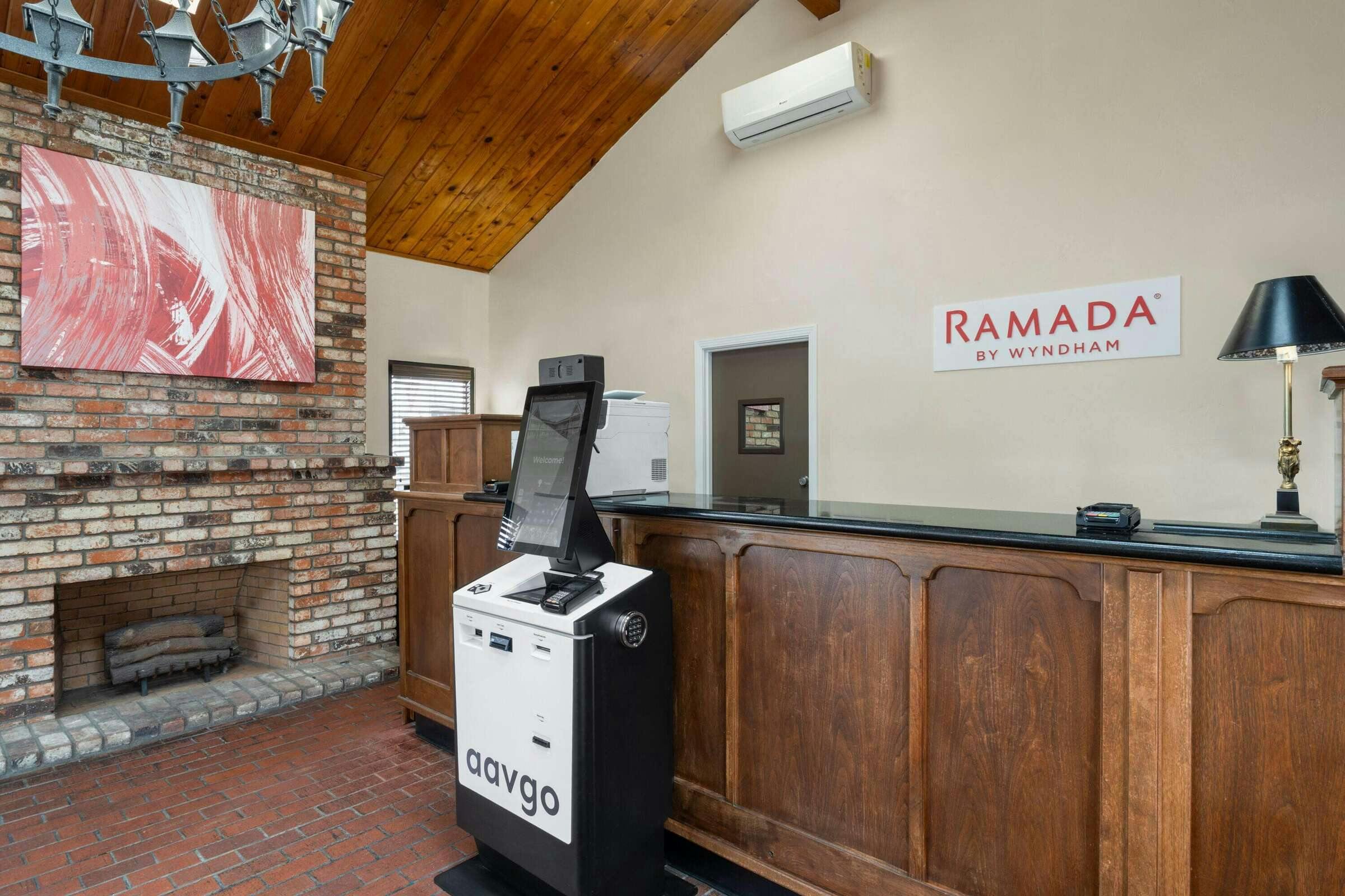 Hotel Ramada Bayside Inn and Suites photo 4
