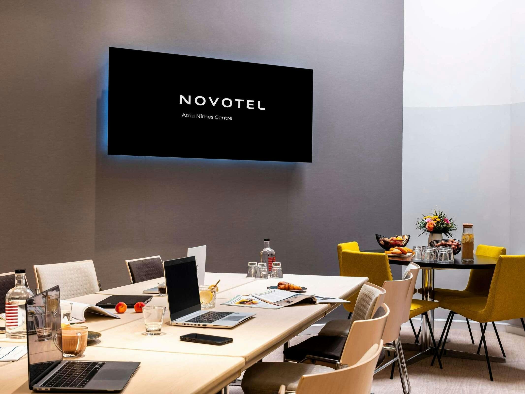Hotel Novotel Atria Nimes Centre photo 2
