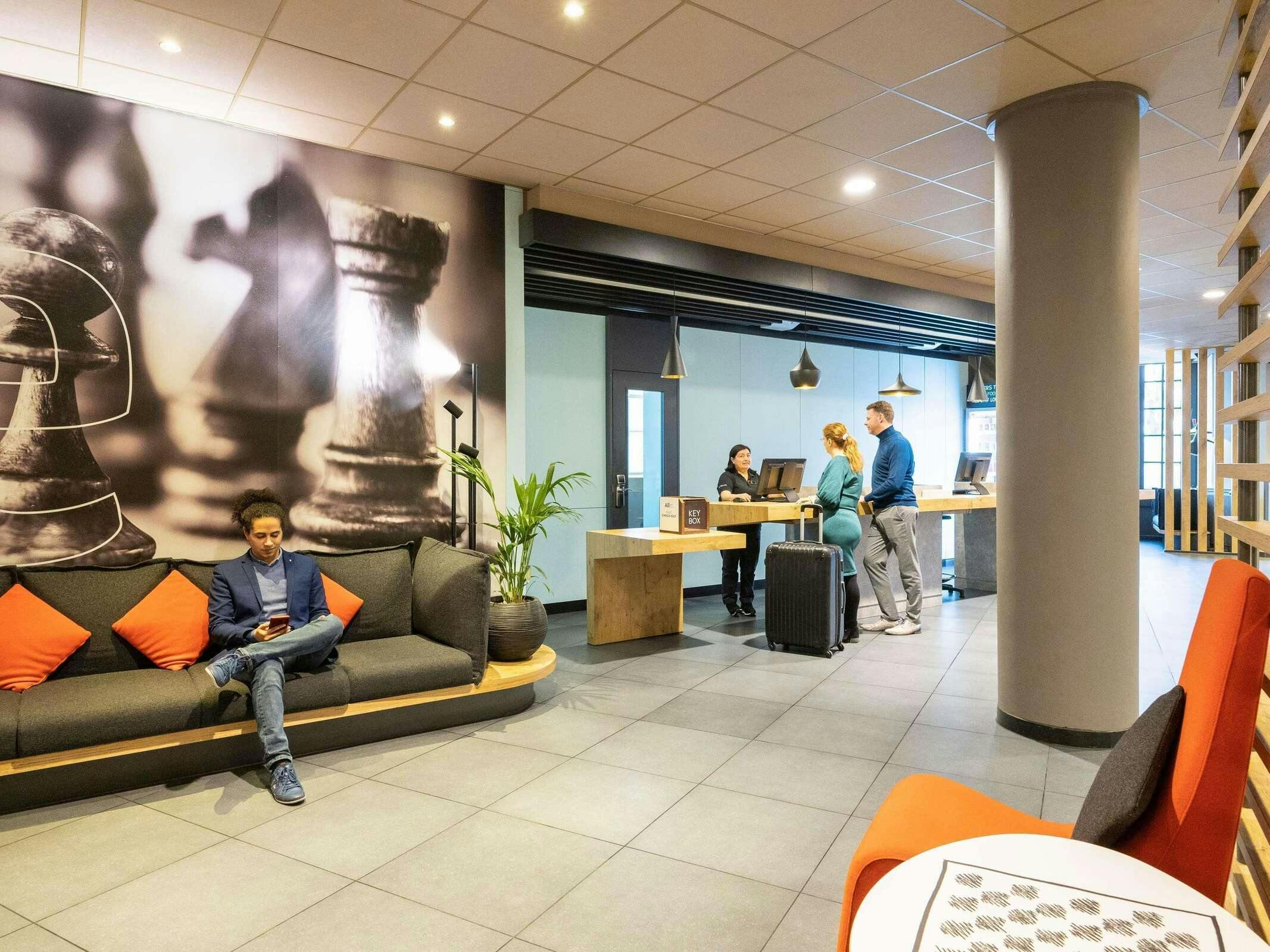 Hotel Ibis Brussels Off Grand Place photo 2