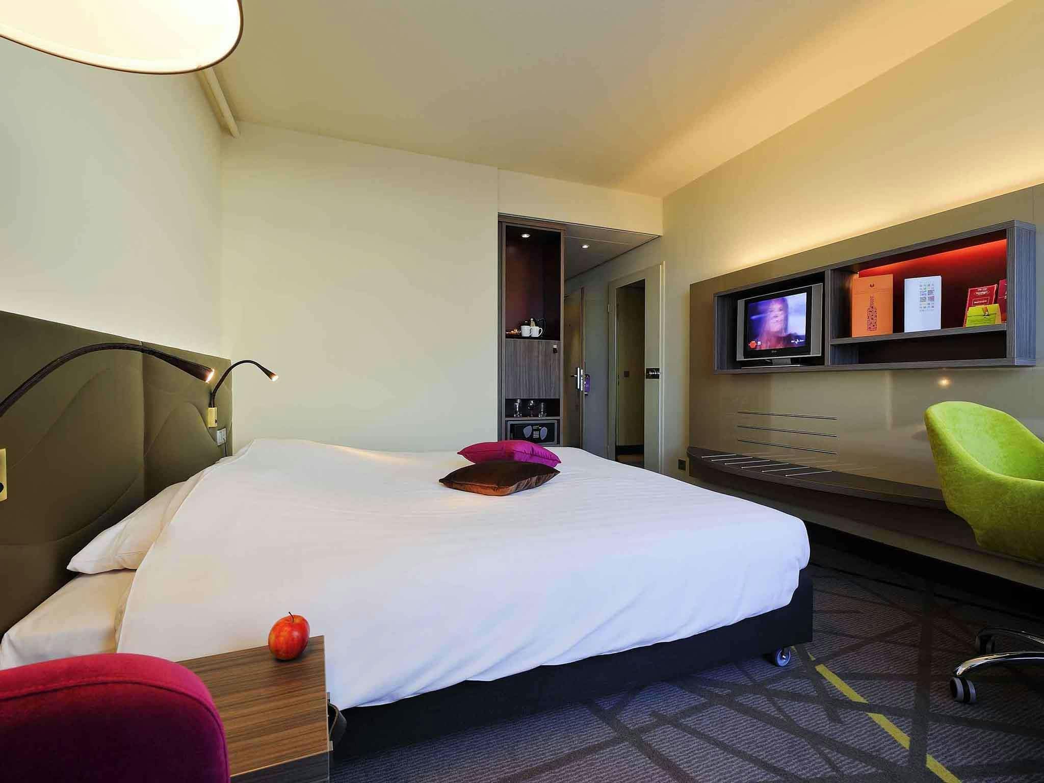 Hotel Mercure Hotel Groningen Martiniplaza photo 5
