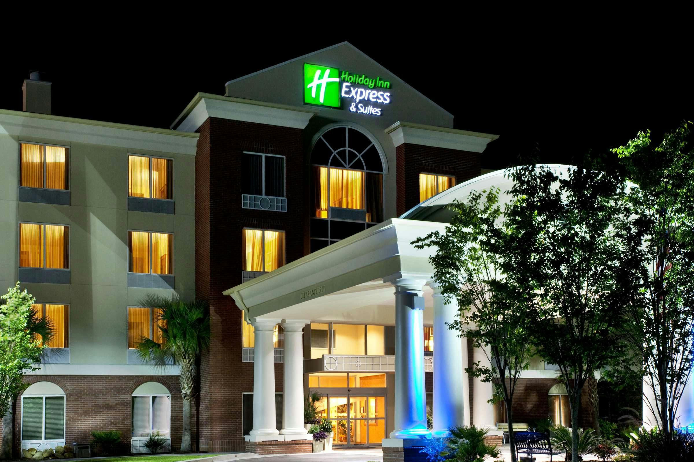 Holiday Inn Express Hotel & Suites Charleston North