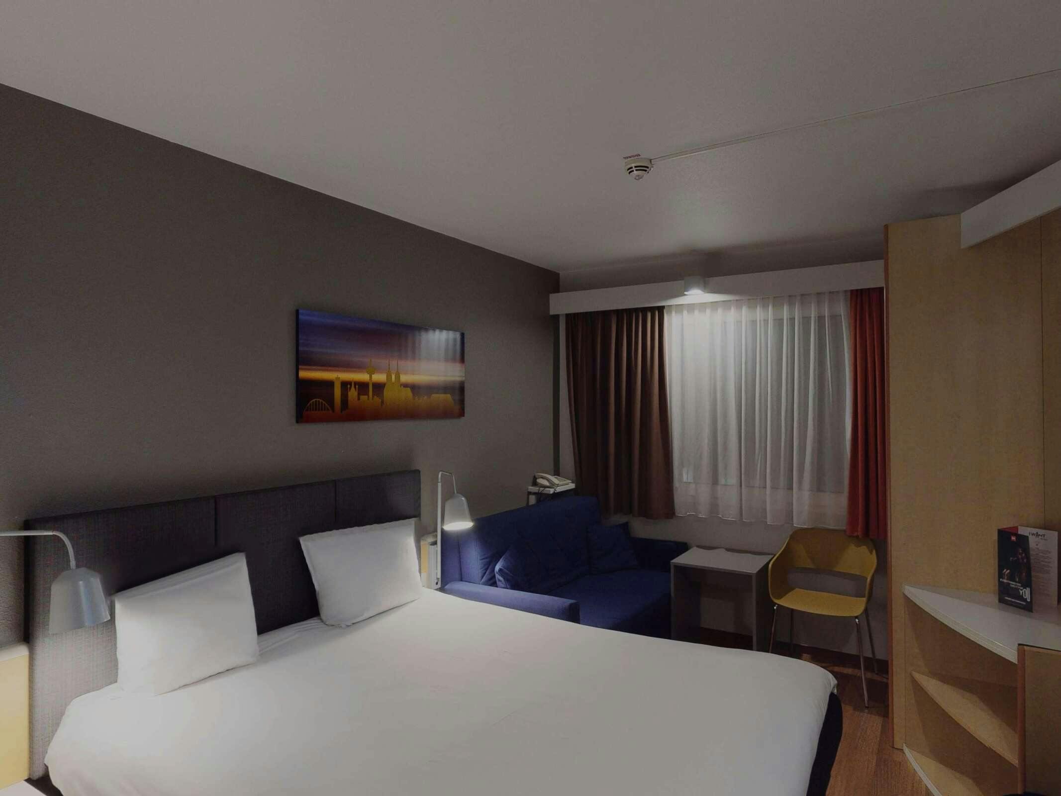Hotel Ibis Koeln Airport photo 5