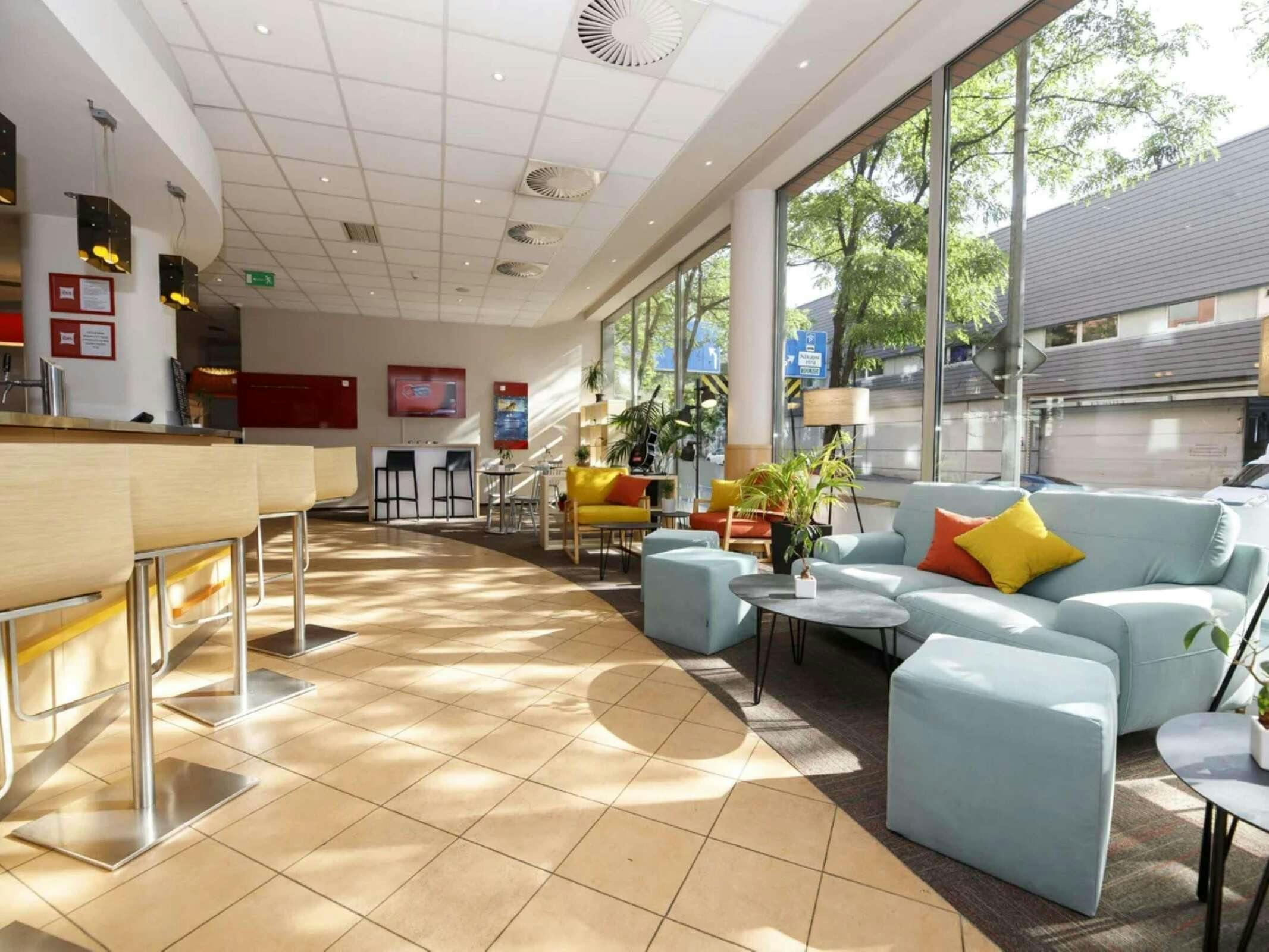 Hotel Ibis Praha Mala Strana photo 4