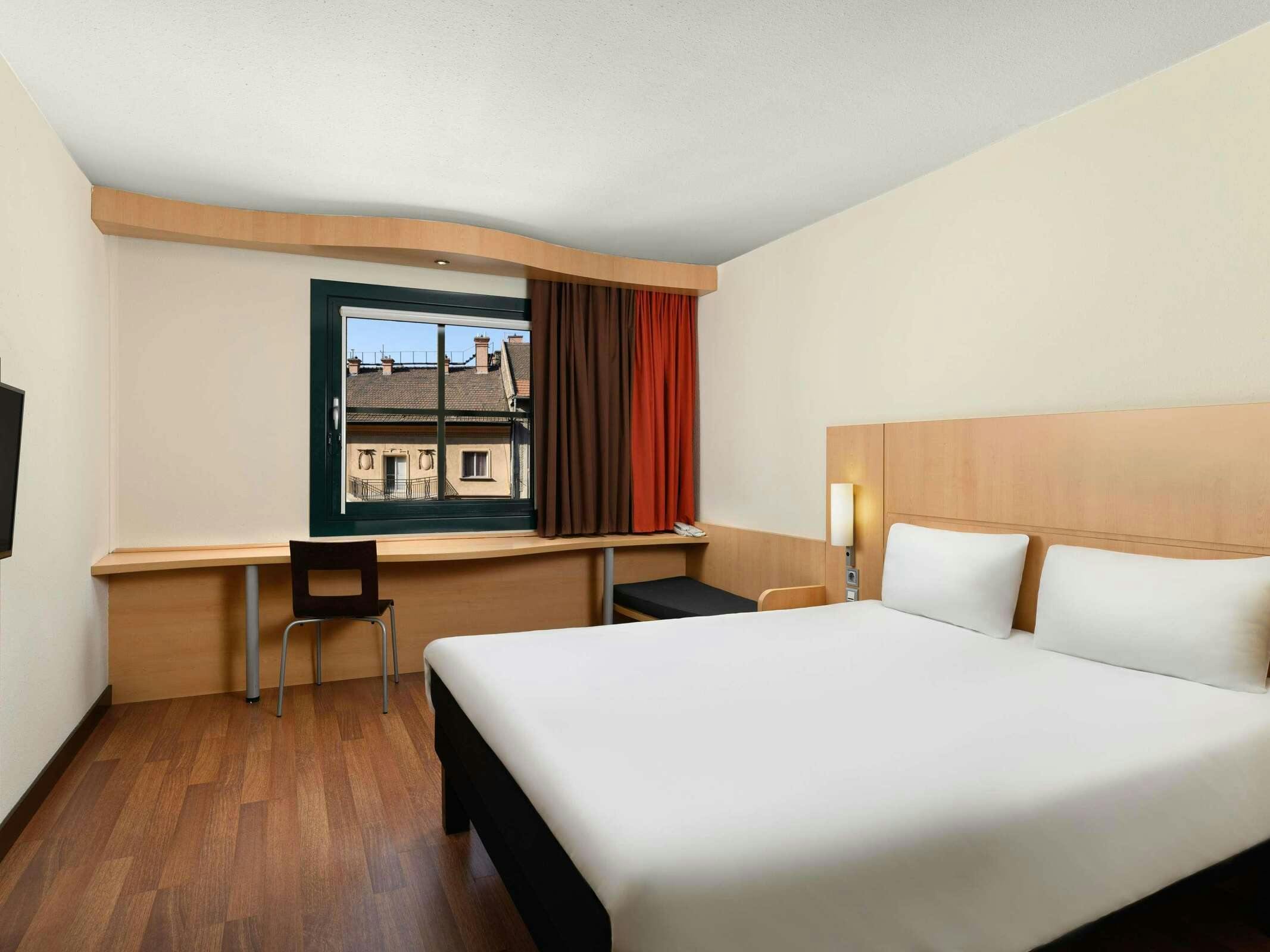 Hotel Ibis Budapest Heroes Square photo 3