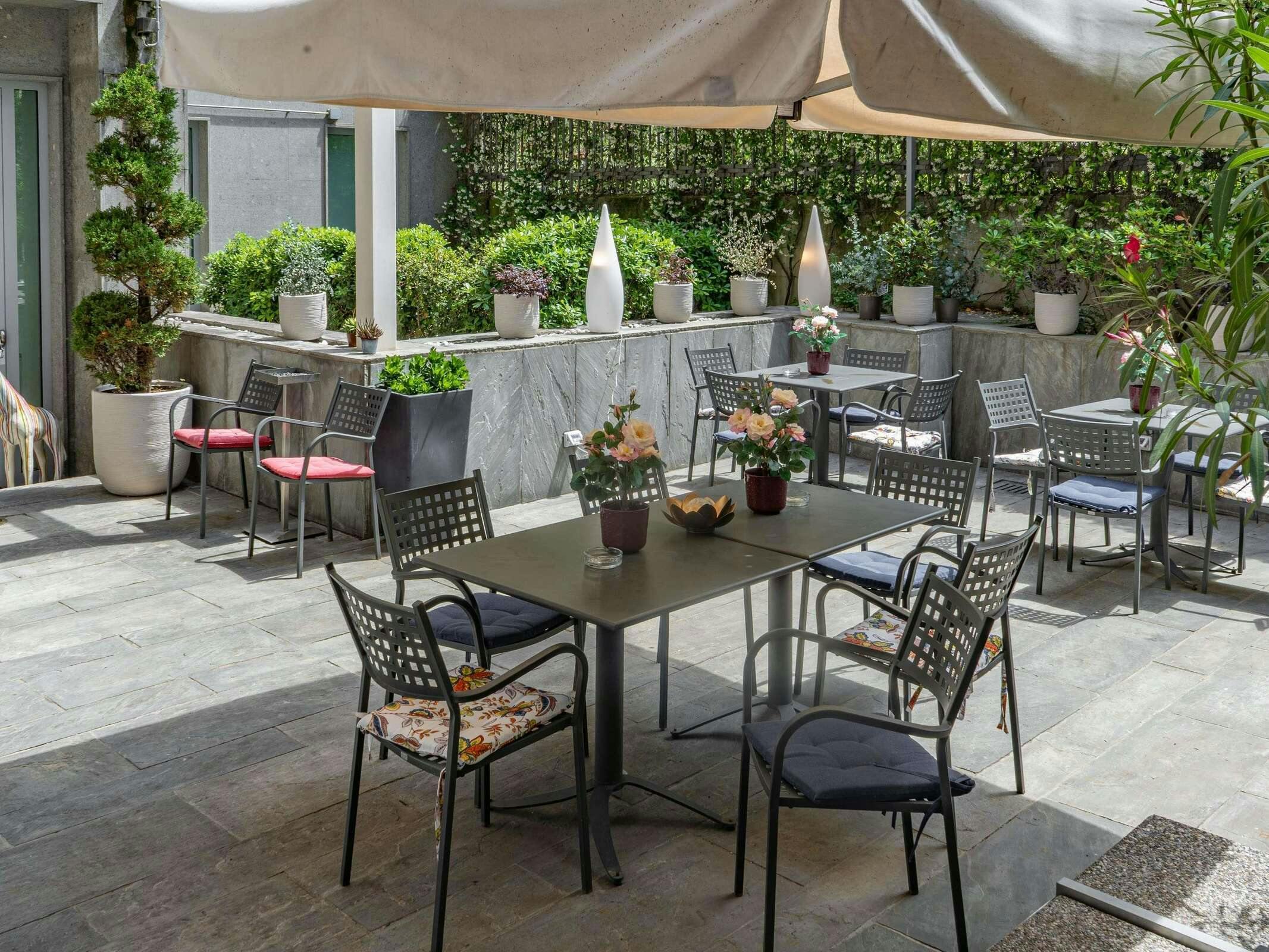 Hotel Mercure Milano Solari photo 1