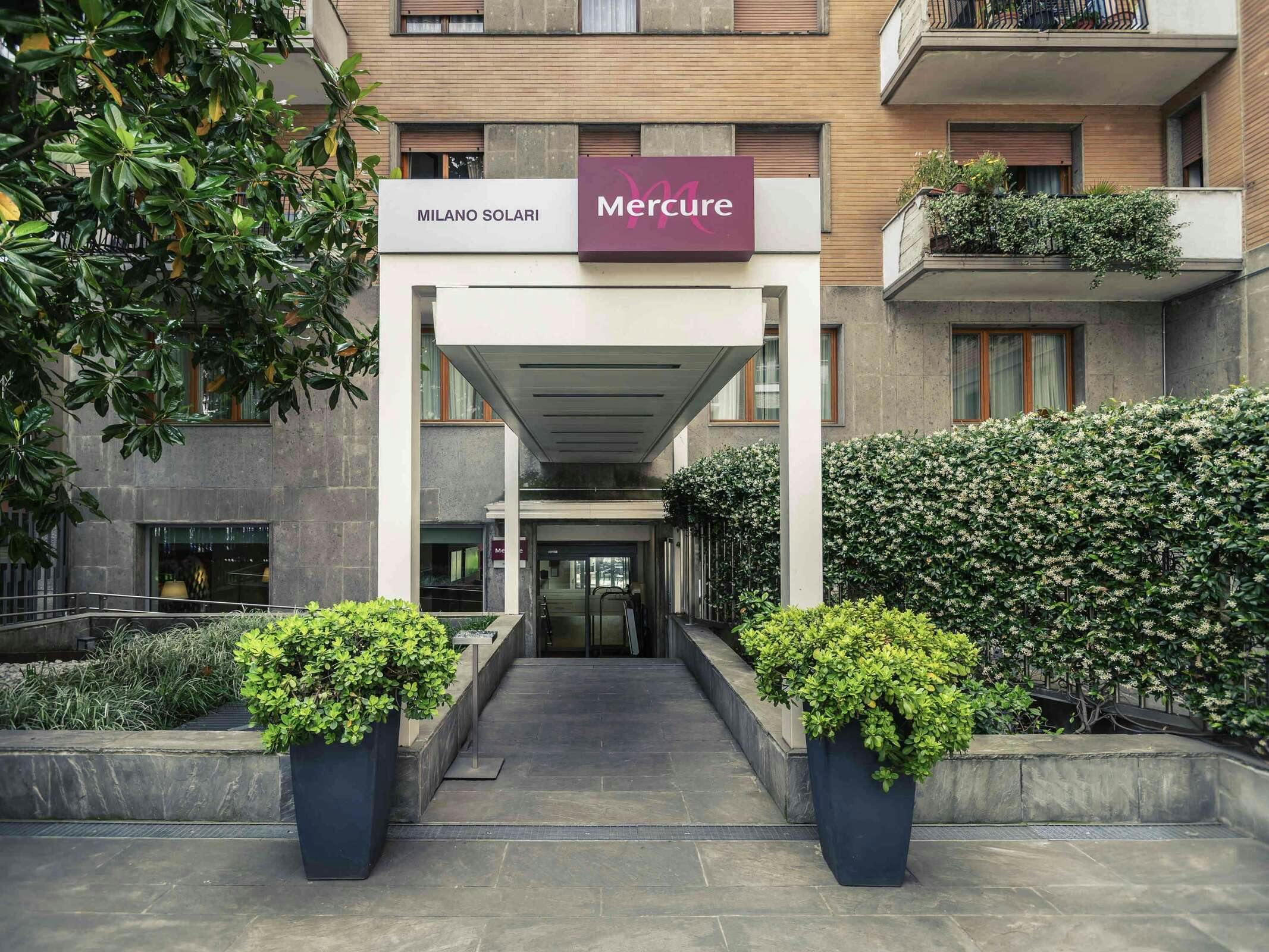 Hotel Mercure Milano Solari photo 2