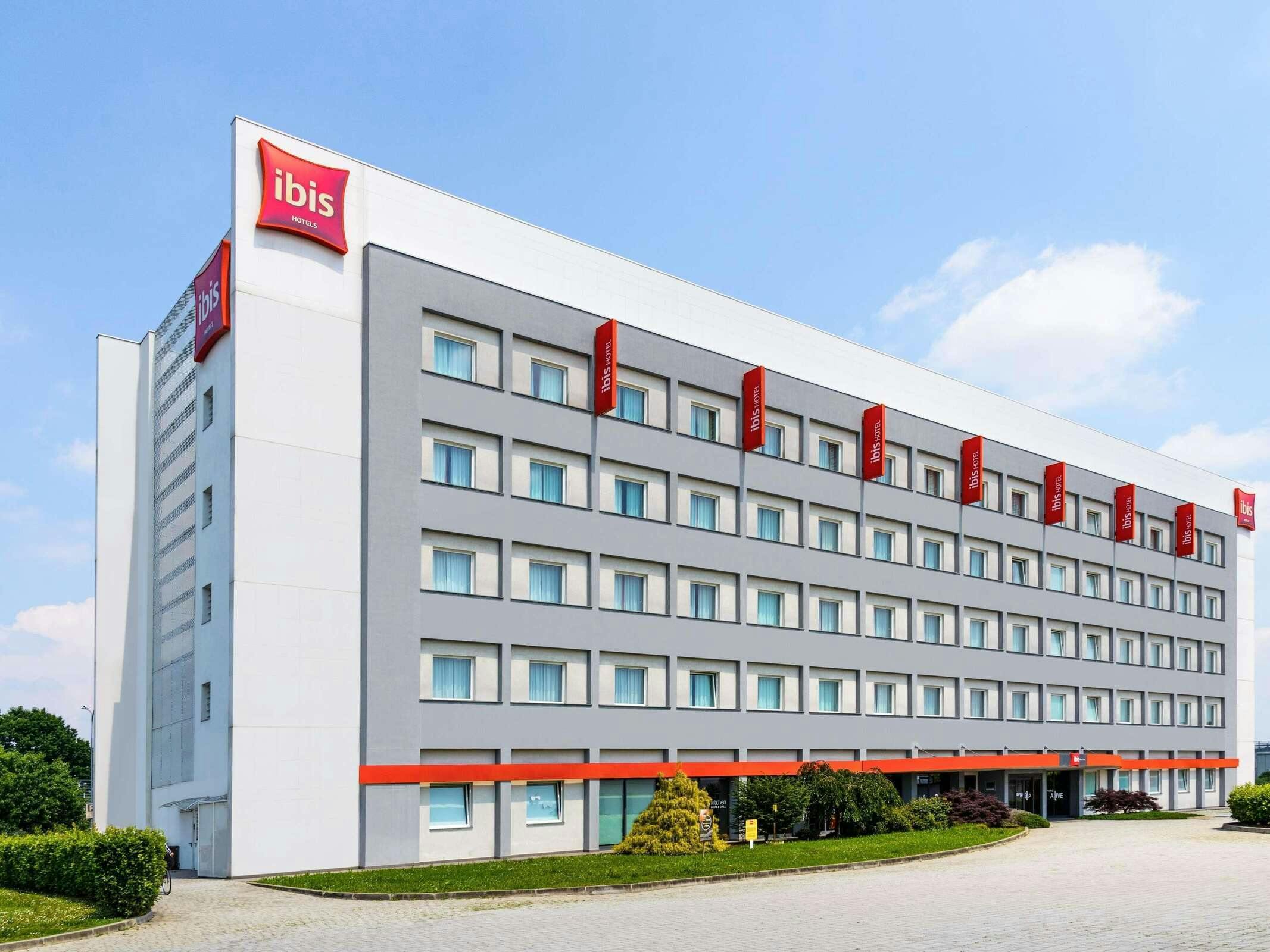 Hotel Ibis Milano Fiera photo 2
