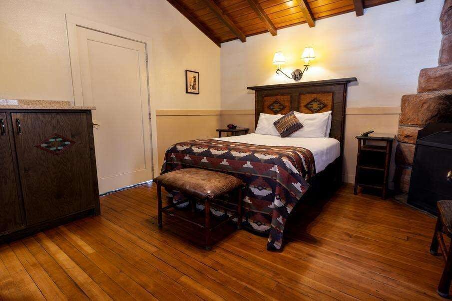 Hotel Zion Lodge photo 1
