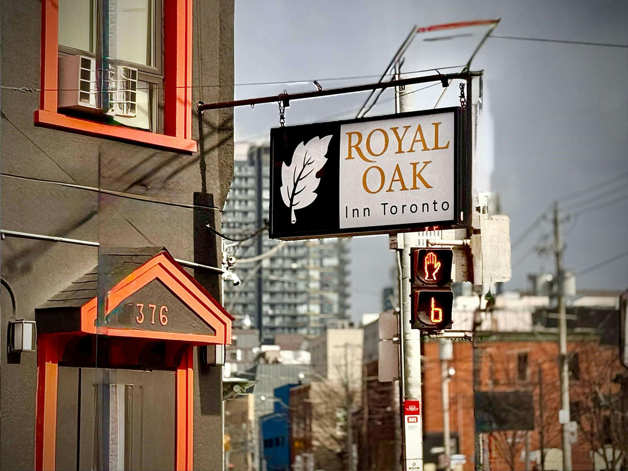 Hotel Royal Oak Inn Downtown Toronto photo 4
