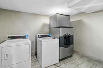 Hotel Red Roof Inn Dayton North Airport photo 4