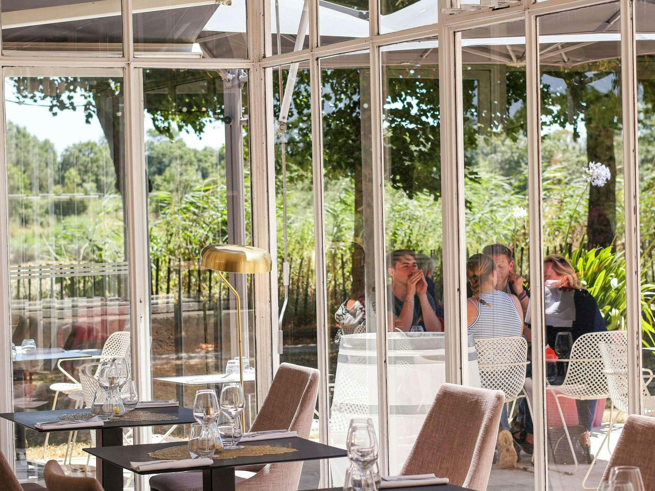 Hotel Mercure Rochefort La Corderie Royale photo 3