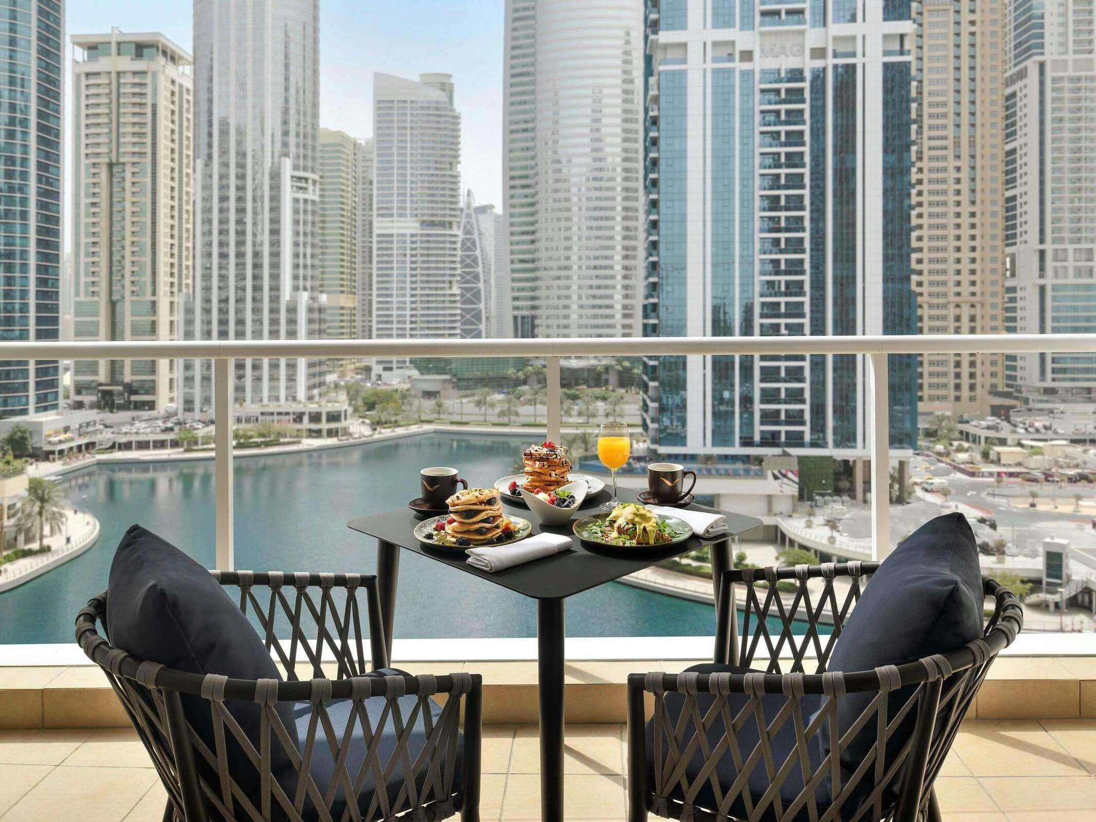 Hotel MOVENPICK JUMEIRAH LAKES TOWER photo 5