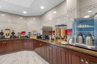 Hotel Best Western Plus Indianapolis North At Pyramids photo 2