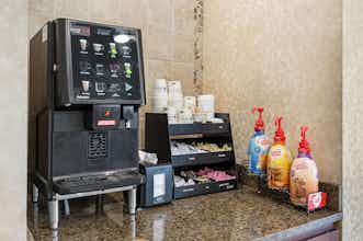 Hotel Best Western Plus Indianapolis North At Pyramids photo 4