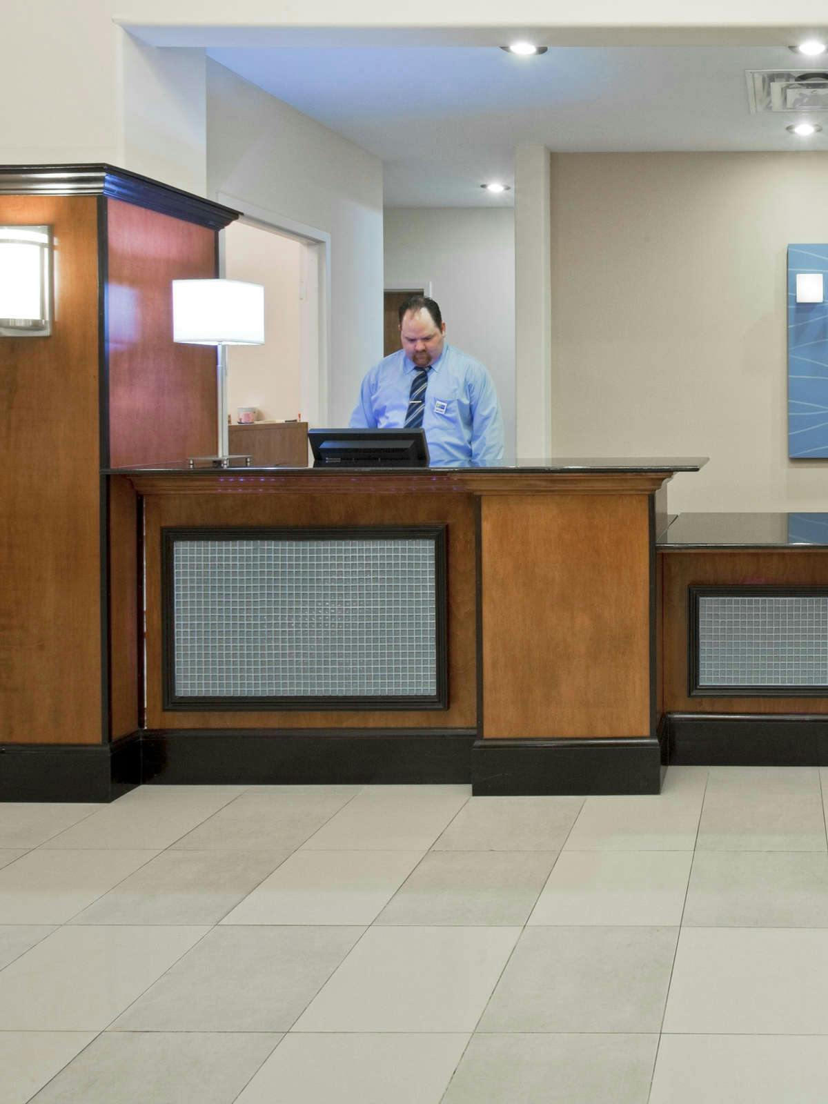 Hotel Holiday Inn Express Hotel & Suites Bainbridge photo 5