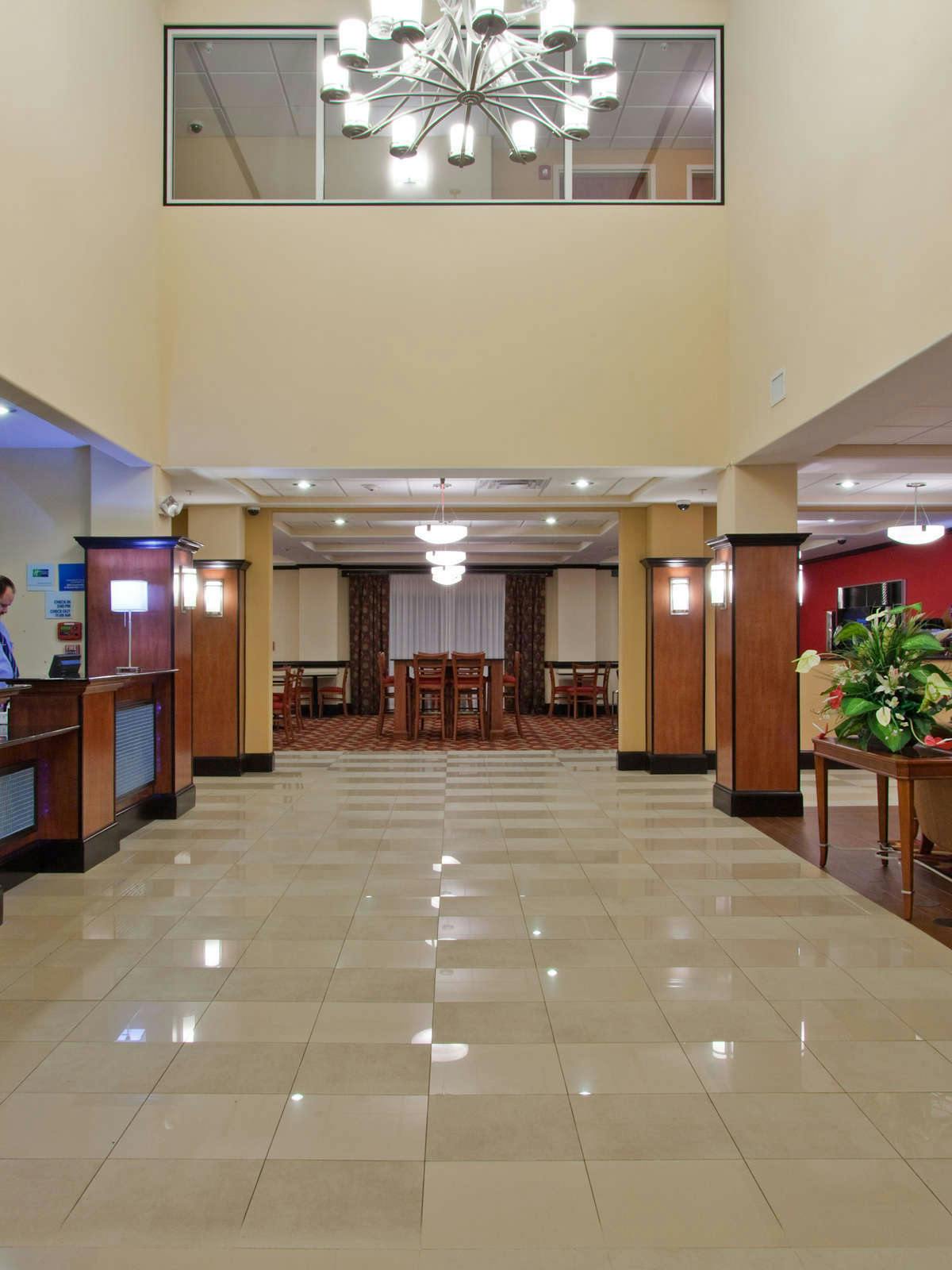 Hotel Holiday Inn Express Hotel & Suites Bainbridge photo 4