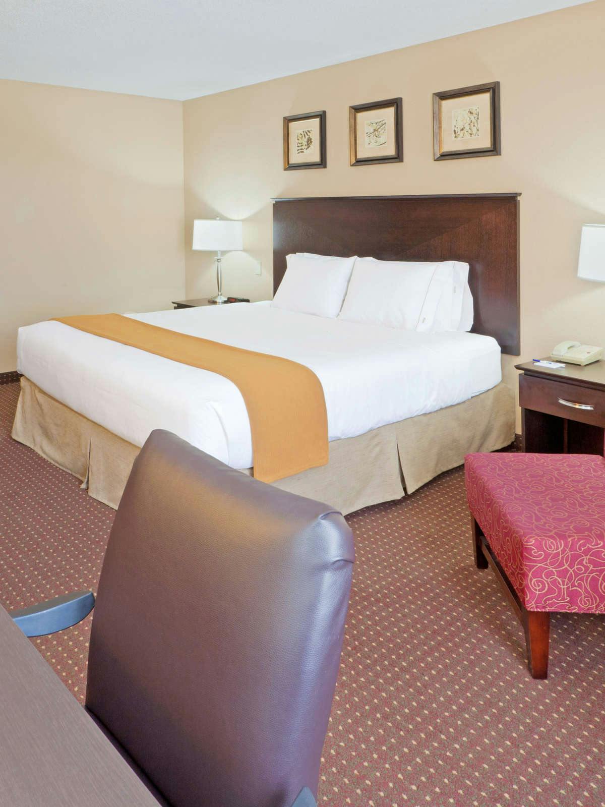 Hotel Holiday Inn Express Hotel & Suites Ashtabula Geneva photo 1