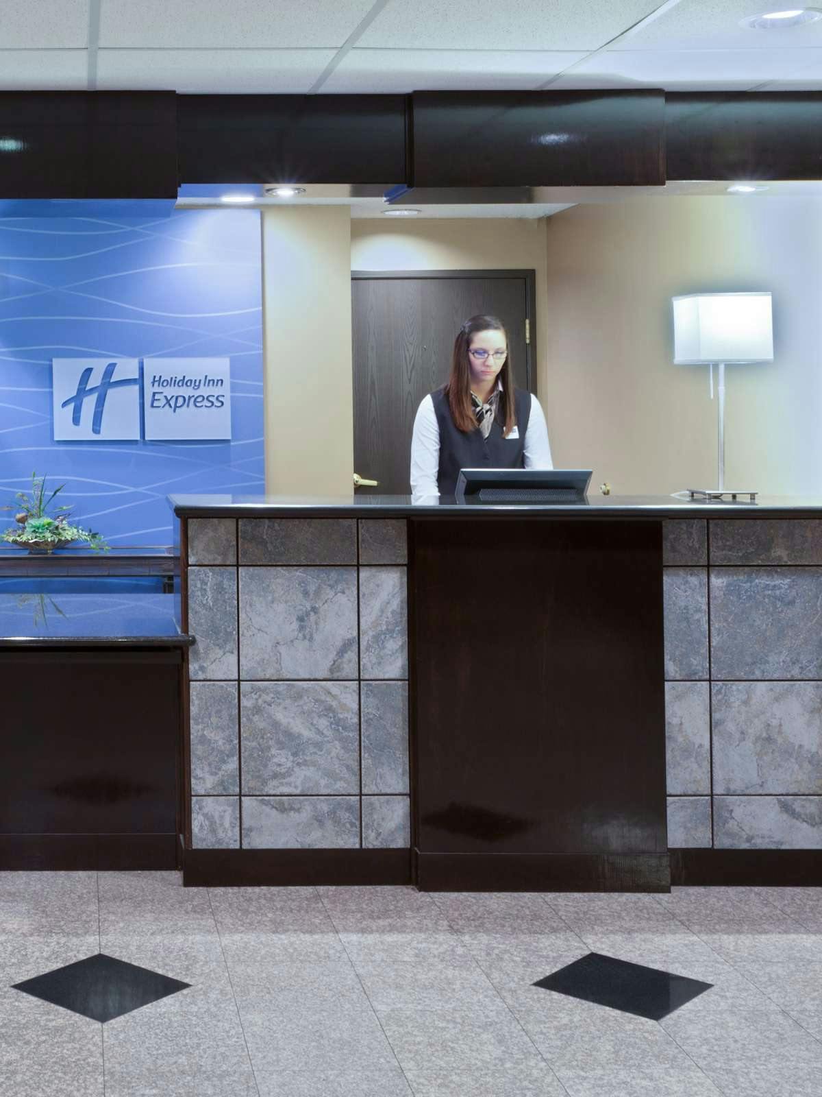 Hotel Holiday Inn Express Hotel & Suites Ashtabula Geneva photo 4