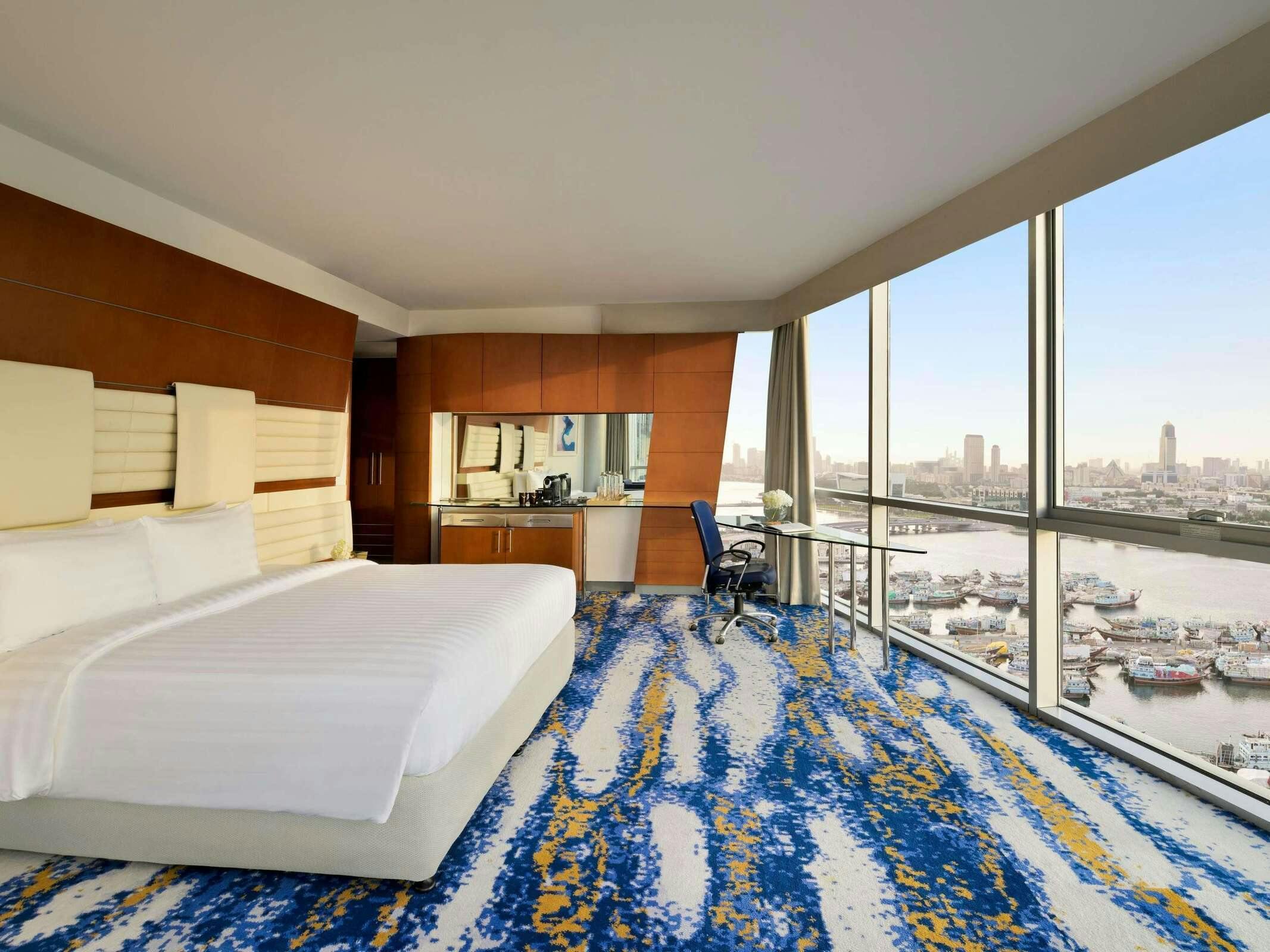 Hotel Mövenpick Dubai Creek photo 2