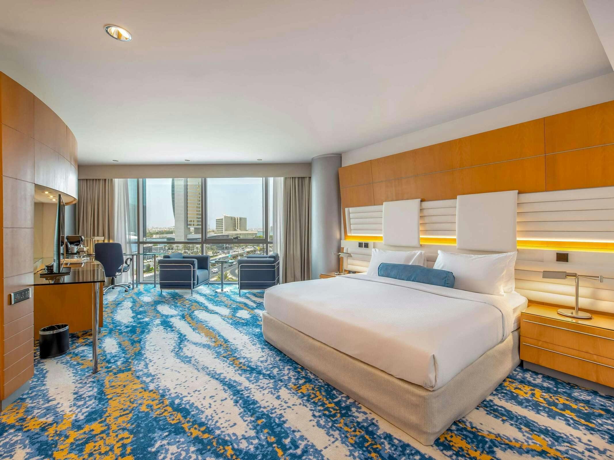 Hotel Mövenpick Dubai Creek photo 3
