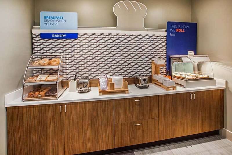 Hotel Holiday Inn Express & Suites Dfw Airport Southwest Euless By Ihg photo 5