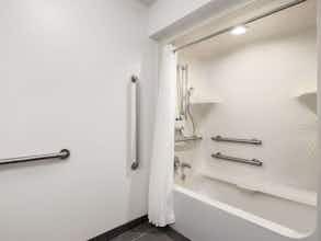 Hotel Garner Hotel Wadsworth By Ihg photo 4