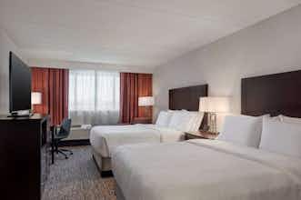 Hotel Garner Hotel Wadsworth By Ihg photo 2