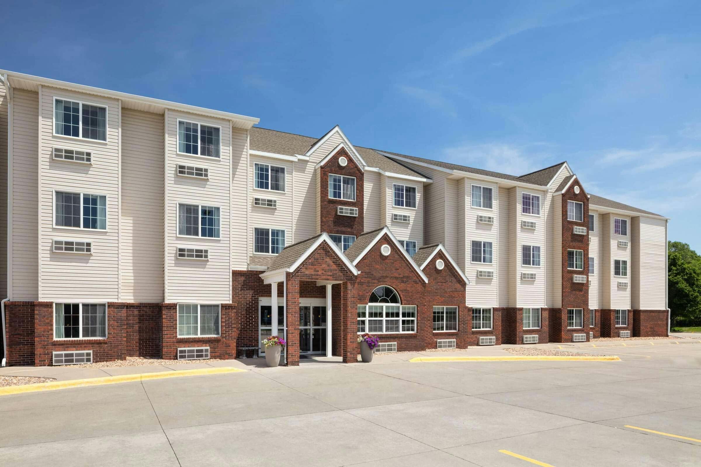 Microtel Kearney