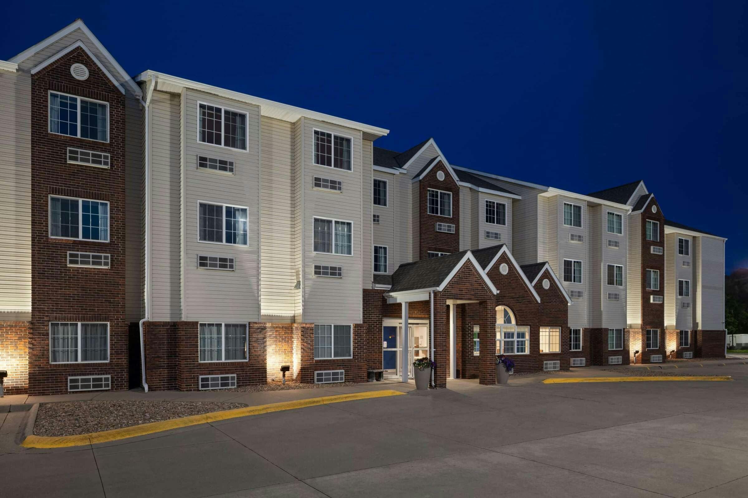 Hotel Microtel Kearney photo 1